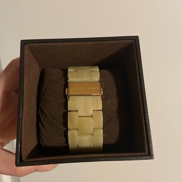 Michael Kors Watch - Picture 2 of 4